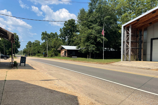 Alabama town's first Black mayor, who had been locked out of office, wins election