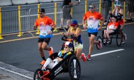 Summer Liz y su madre cruzarán la isla en un triatlón para crear conciencia sobre la seguridad vial