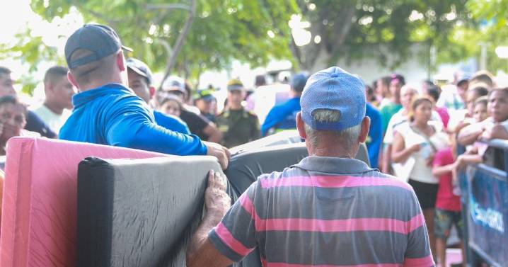 Alcaldía entregó ayudas a familias de Ondas del Caribe, Chimila, Alfonso López, María Cristina, El Pando, Alpes y Timayuí