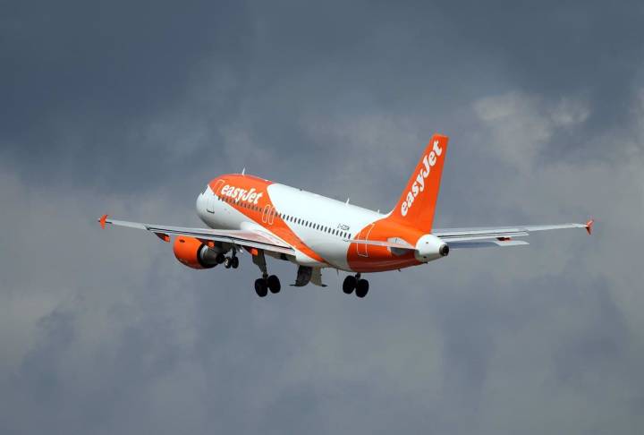 Acuerdo salarial entre easyJet y USO: desconvocada la huelga de tripulantes para agosto