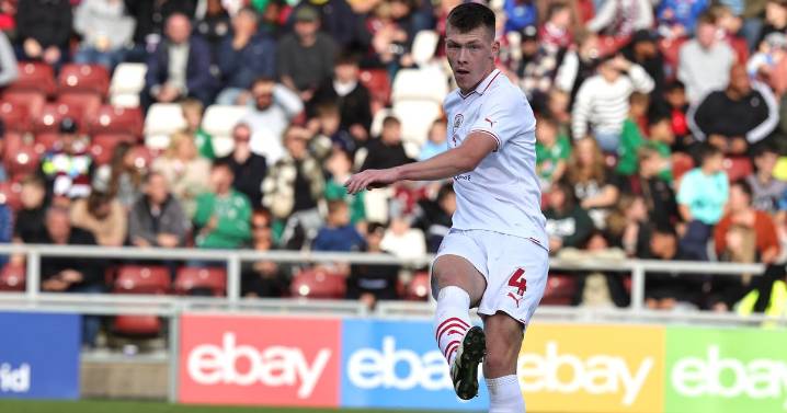 Darrell Clarke shares what 'dominant' Barnsley loanee Kacper Łopata will bring to Bristol Rovers
