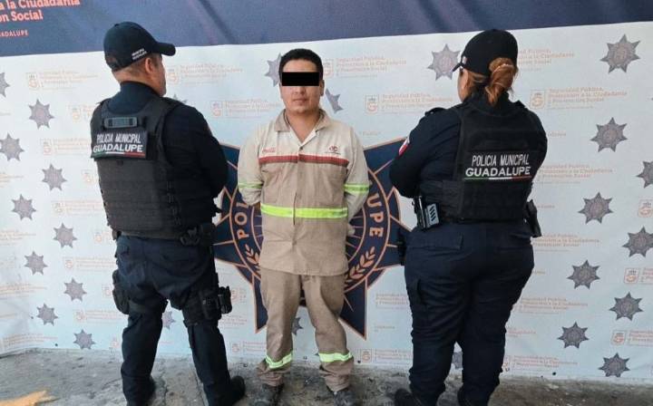 Detienen a repartidor de refrescos en Guadalupe por robar bolso con miles de pesos a mujer