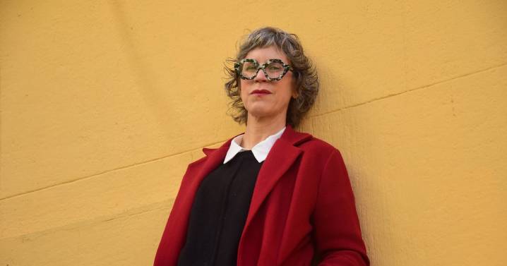 Nona Fernández y su novela sobre el comandante Ramiro del FPMR: “¿Qué hacemos con la lucha armada? ¿Son héroes, villanos? El libro se hace esas preguntas”
