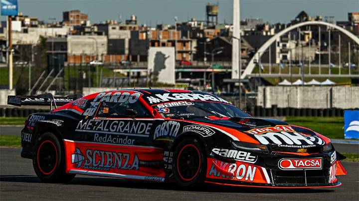 Agustin Canapino ganó el TC en el autódromo Oscar y Juan Gálvez de Buenos Aires