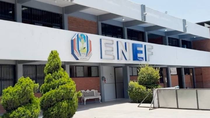 Destituyen a Director de la ENEF acosador; sale polémico docente