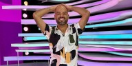 Carlitos Vargas, periodista de entretenimiento, llegó tarde al matrimonio de Sara Corrales y provocó risas entre sus seguidores