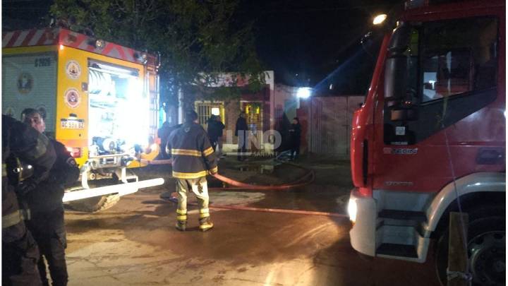 Incendio en una casa de barrio Guadalupe: la sorpresa que se llevaron los bomberos al entrar