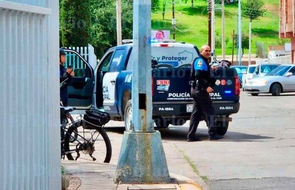 Agente inspeccionaba vivienda abandonada y cae a aljibe
