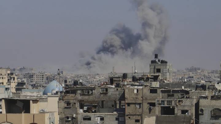 A record number of aid workers were killed in global hotspots in 2024, the U.N. says