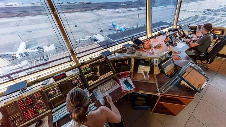 Es contundente en todos los aeropuertos del país el segundo día de paro de controladores áereos