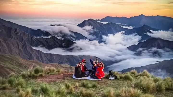 Caminando sobre las nubes: la experiencia única de un pueblo de Jujuy