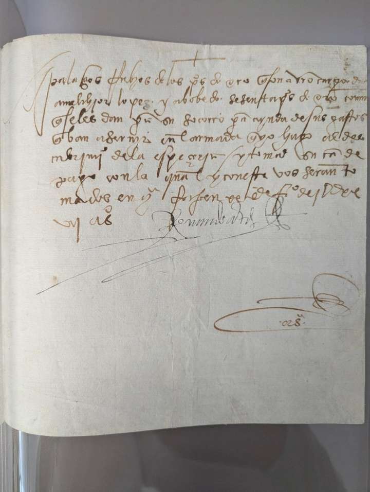 EU devuelve a México manuscrito firmado por Hernán Cortés