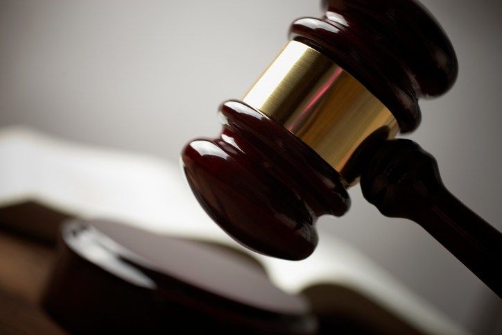 Former Warren assistant prosecutor pleads guilty in truck repair bribery case