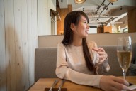 Dear Abby: When friends only talk about themselves, what should I do?