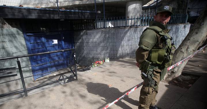 Liceos emblemáticos suman 3 semanas de salidas y movilizaciones: graves incidentes en Liceo Lastarria marcan nueva jornada
