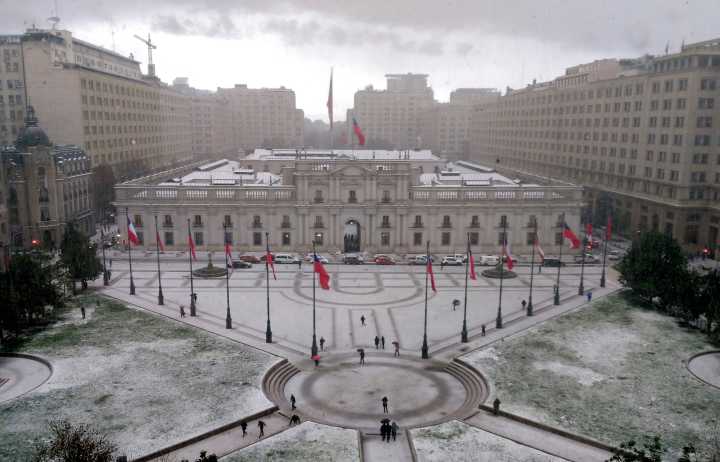 Sistema frontal: adelantan las comunas de la Región Metropolitana donde caería nieve