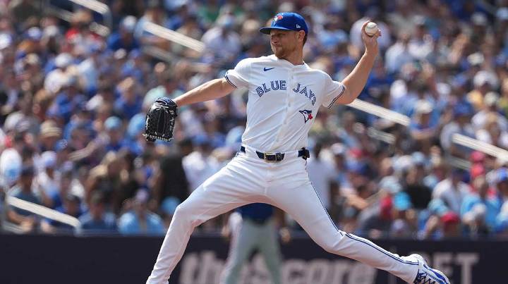 Blue Jays’ John Schneider makes surprising Eric Lauer move after Shane Bieber return