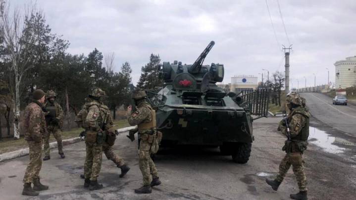 Reportan avances del ejército ruso en todo el frente de Donetsk