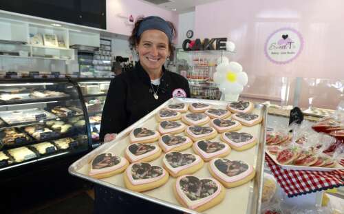 Get ‘em while they’re hot (literally): Arlington Heights bakery serves up sweet treats to Taylor and Travis fans