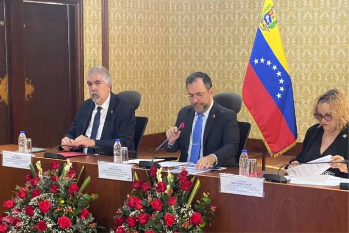 Canciller Gil: Estados Unidos pretende desestabilizar a toda América Latina