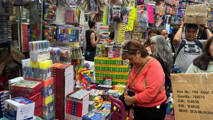 Los precios de los útiles en el centro de la CDMX superan a los difundidos por Profeco