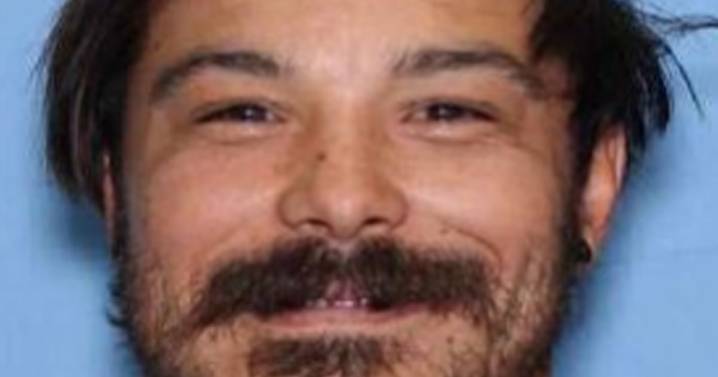 Authorities ramp up search for Washington dad accused of killing daughters