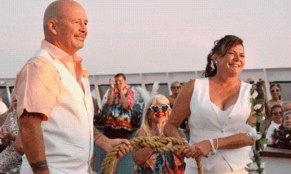 I married stranger on stranded cruise ship - now we LIVE on board... holiday from hell turned into a 15