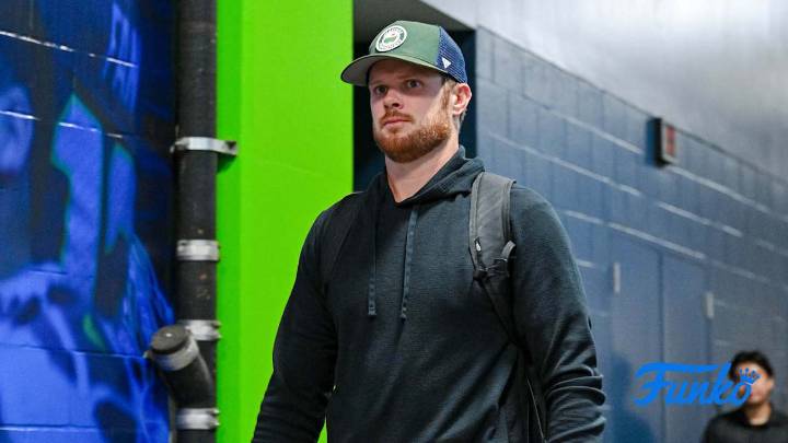 PHOTOS: Seahawks Arrive At Lumen Field For Preseason Week 2 vs. Kansas City