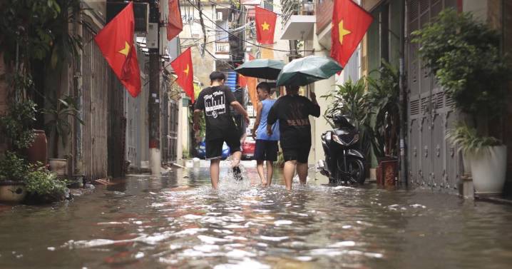 Heavy rain causes flooding, landslides and 8 deaths in Vietnam and Thailand
