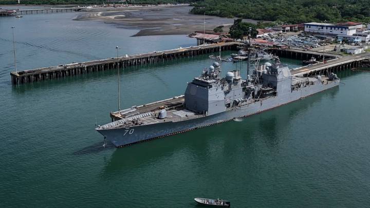 Este es el poderoso buque de guerra de alta precisión que llega al Caribe para sumarse al despliegue militar de EE.UU. cerca de Venezuela