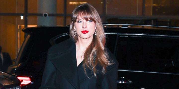 Taylor Swift, 35, Shocks Fans With Daring Photoshoot for New Album Cover