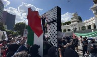 Colocan antimonumento a favor de Palestina frente a edificio de SRE