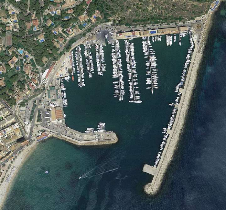 Xàbia gana 123 plazas con el nuevo aparcamiento del puerto