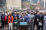 Chicago planta cara ante amplia campaña policial de Trump