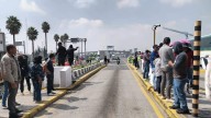 Permiten manifestantes de Tultitlán paso libre en la caseta de Tepotzotlán en la México