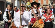 La Vellés honra a San Juan Bautista con misa y procesión en un día de tradición