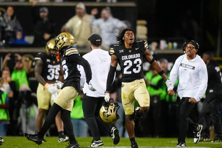 Silence brings CU Buffs together during music