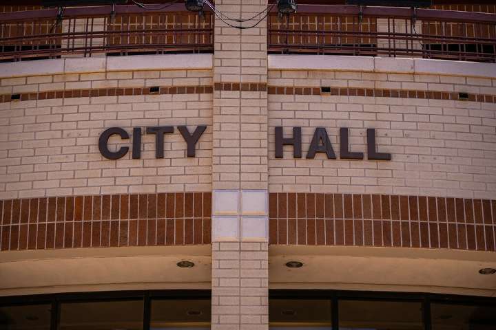 Peoria wants to give city manager purchasing power of state land