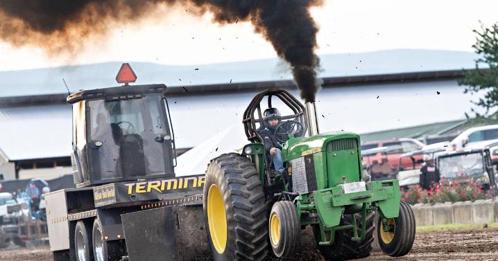 Modified Tractor Pull At Shenandoah County Fair