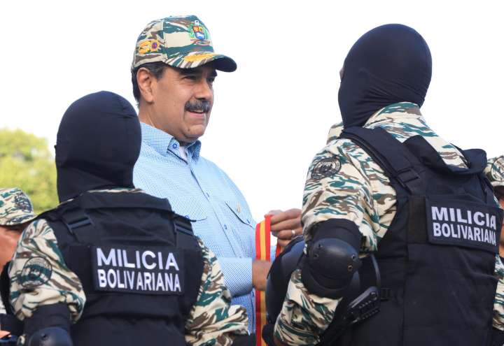 Maduro incorpora la Milicia a organizaciones civiles y policiales tras «amenazas» de EEUU