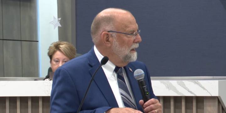 Mark Jantzer sworn in as Minot mayor