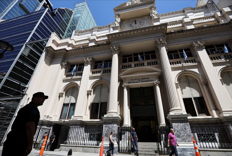 Argentina's economy expected to grow 6.4% y/y in June