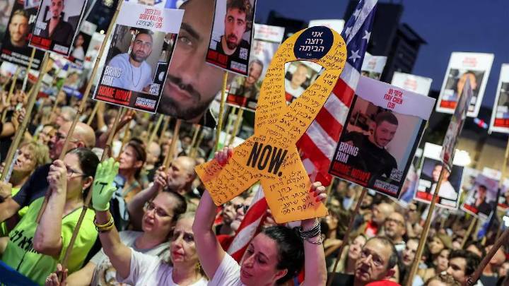 Decenas de miles de israelíes salen a las calles de Tel Aviv a pedir un acuerdo con Hamás
