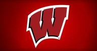 Dominant defense helps Wisconsin overcome Edwards' injury in 17