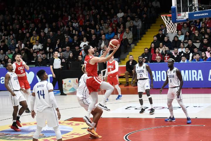 AUDIO. Chile se queda con el Preclasificatorio al Mundial de Básquetbol: lo que viene para La Roja cestera rumbo a Qatar 2027
