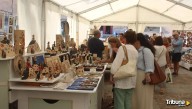 El arte en barro toma la plaza de Anaya: la feria abre sus puertas con una veintena de puestos