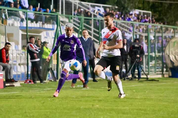Lilas buscan cerrar la fecha cada vez más cerca del líder