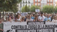 Cientos de personas piden en Valladolid la dimisión de Mañueco y Quiñones por la gestión de los incendios en Castilla y León: "Si no saben, que otro tome el mando"