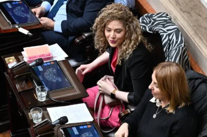 Diputados de LLA forman un nuevo bloque tras internas con la cúpula oficialista