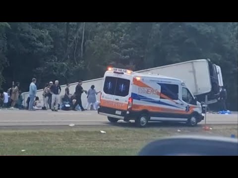 5 killed, dozens more injured in New York bus crash
